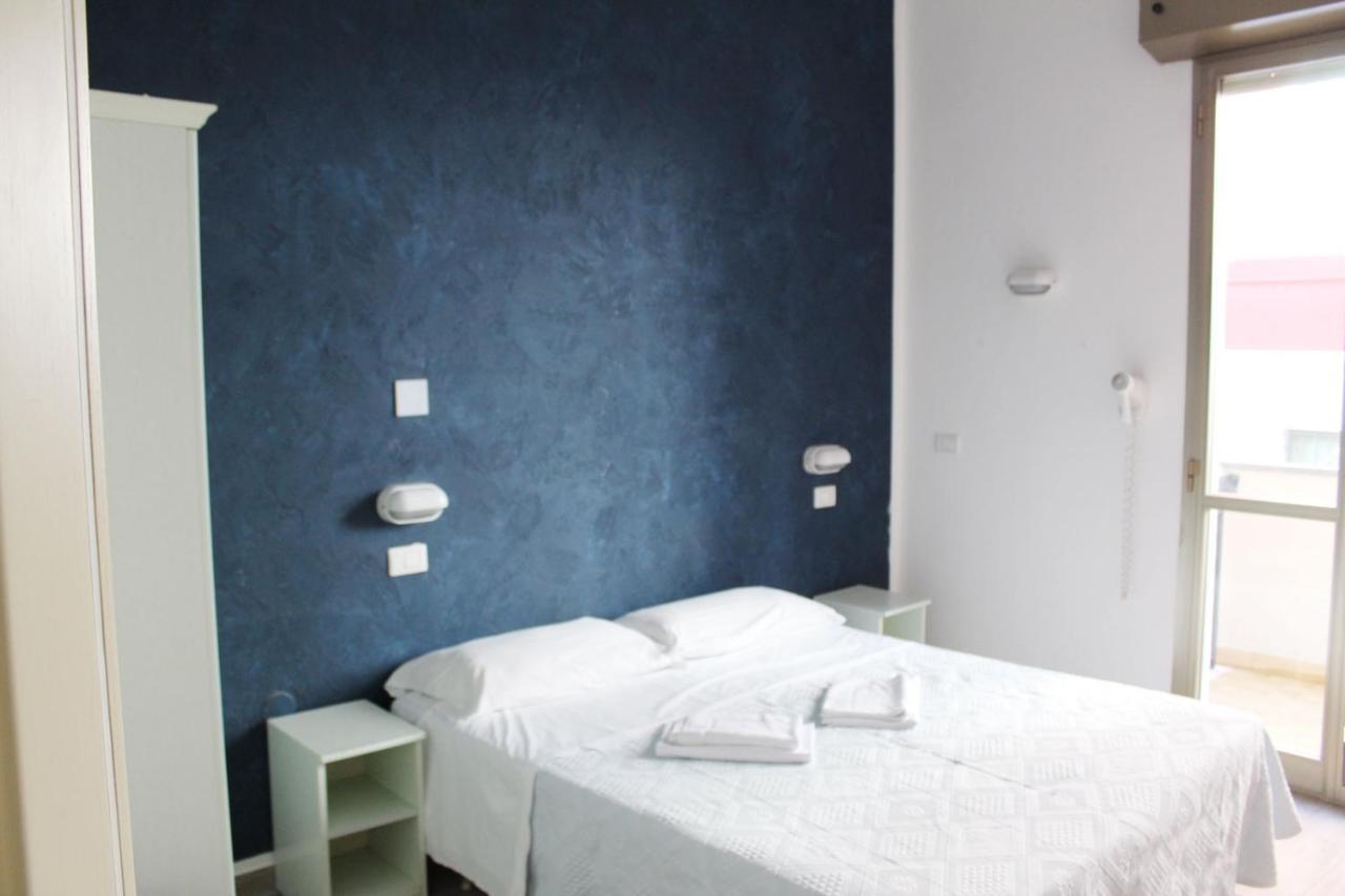 Hotel Luna Rimini Exterior photo